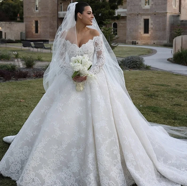 

Customzied Appliques Elegant Lace Ball Gown Wedding Dresses Princess V-Neck Long Sleeves Bride Gowns For Women Vestido De Novia