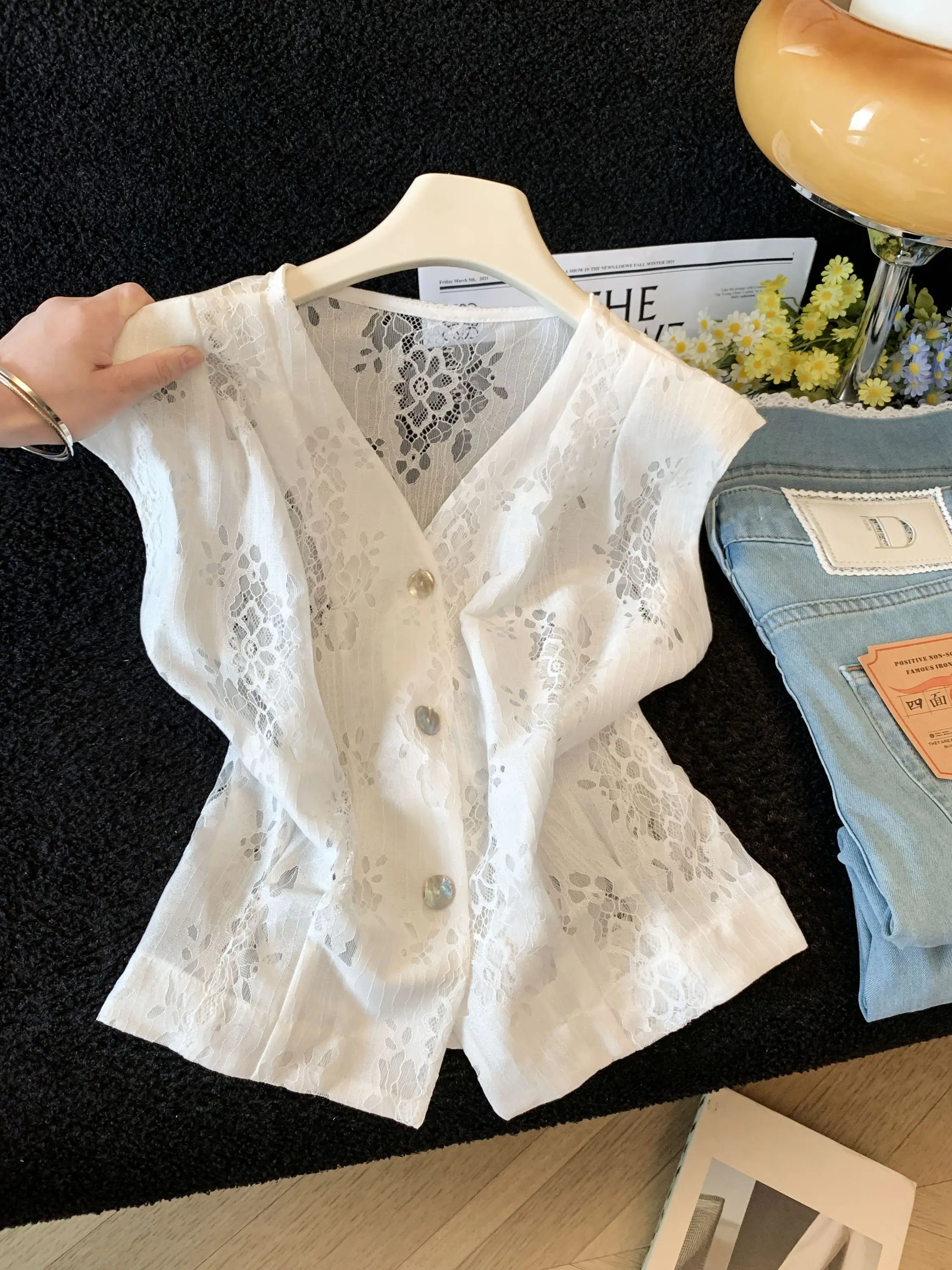 

Elegant Hollow out Embroidered Lace Shirt Women's Summer Loose Slimming V-Neck Sleeveless French Style Breathable Short Dress