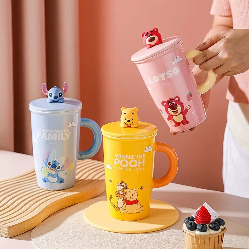 Nova disney lotso ponto pooh impresso caneca de cerâmica outono grande capacidade alto valor dos desenhos animados copo água do agregado familiar com tampa atacado