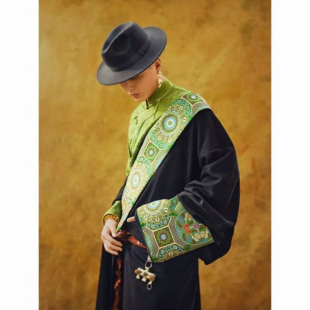 

Classic Tibetan Style Clothing Men Women Traditional Chinese Hanfu Dress Wedding Bride Long Robe Travel Photography Outfits Male