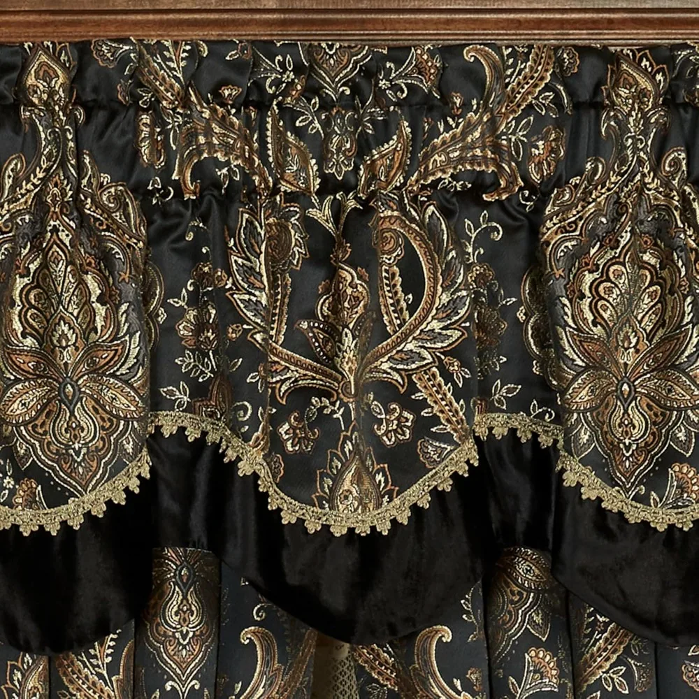 معالجات النوافذ المنسوجة الأنيقة المزخرفة: الفاخرة التقليدية مع ميداليات الأزهار المحايدة والأسود والمعدنية