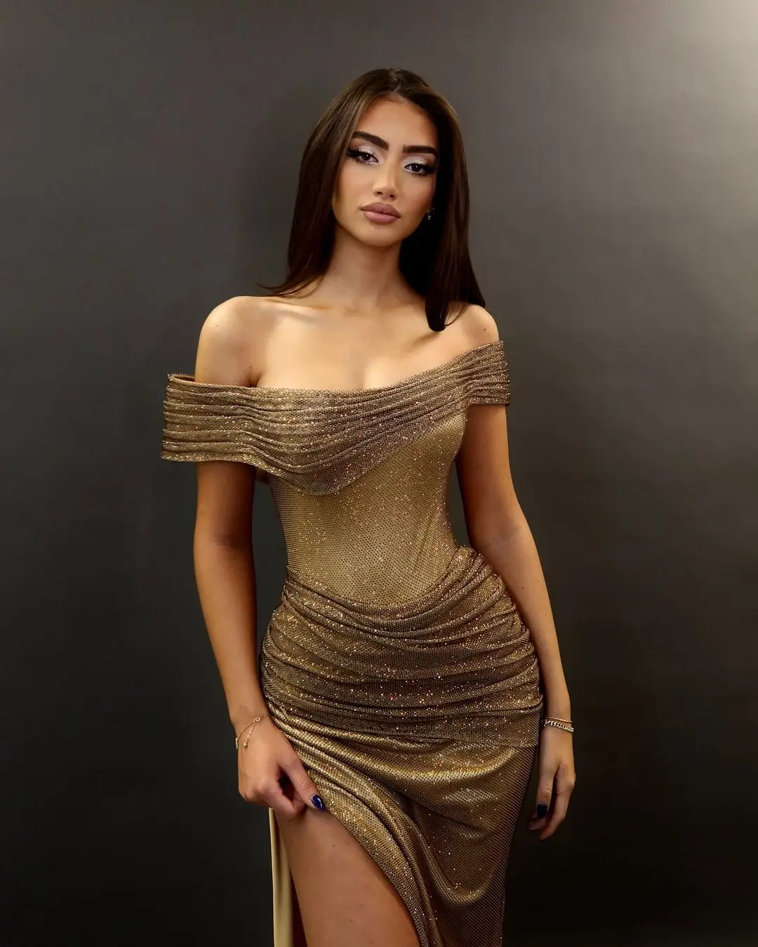 2025 Couture Gold Plissee Lange Abendkleider Sexy High Slit Weg Von der Schulter Prom Party Kleid Glitter Spitze Vestidos de fiesta