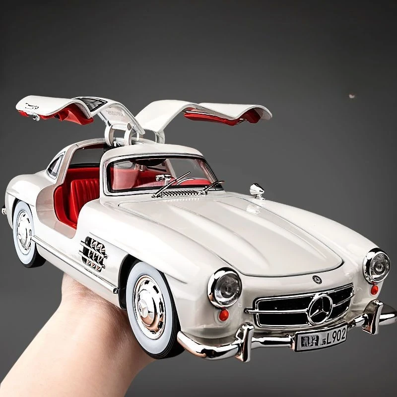 

Retro classic car ornament, alloy simulation car model