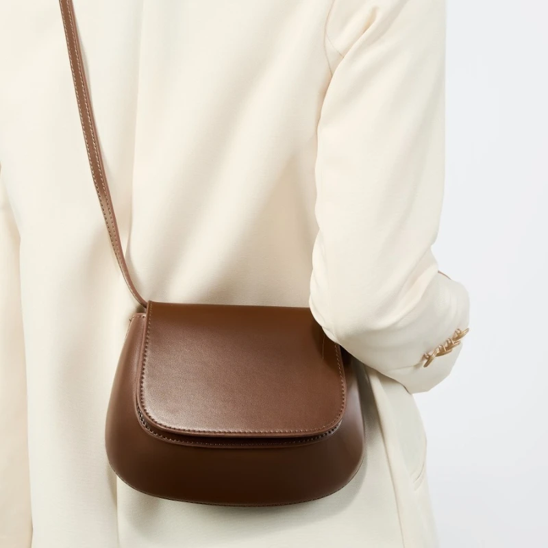 

Niche Fashion Single Shoulder Women's Bag, 2025 New Chestnut Bag, Retro Saddle Bag Texture, Simple and Beautiful Crossbody Bag