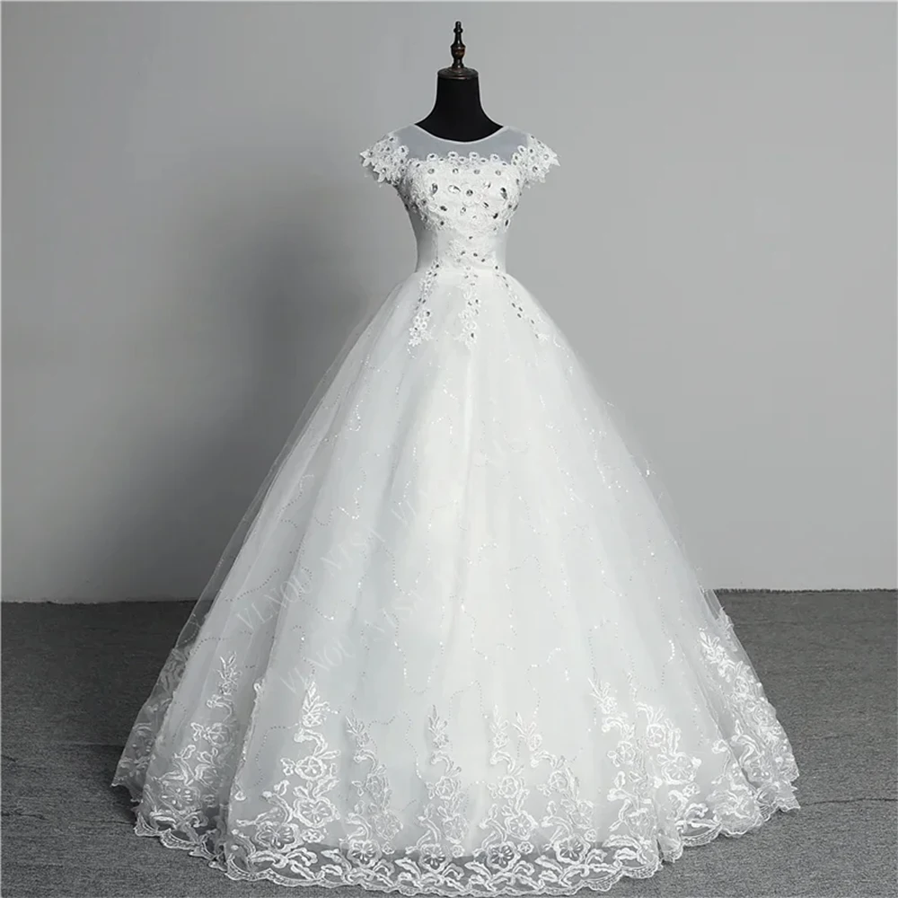 Luxury Ivory Lace Princess Dress Round Neck Short Sleeve Ball Gown Crystal Embroidered Applique Wedding Dress