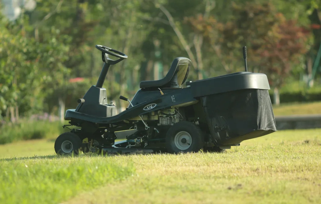 Newest Grass Machine CJ30GZZHL150 Mower Tractor of 30Inch Ride On Lawn Mower In Hydraumatic Way With Locin 15HP 432CC engine