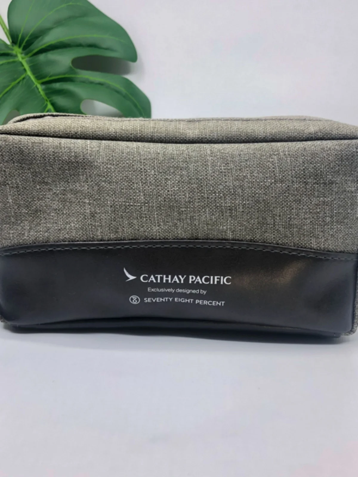 Aviation First Class Certificate Storage Washing Waterproof and Portable Business Trip Travel Separation Data Cable Storage Bag