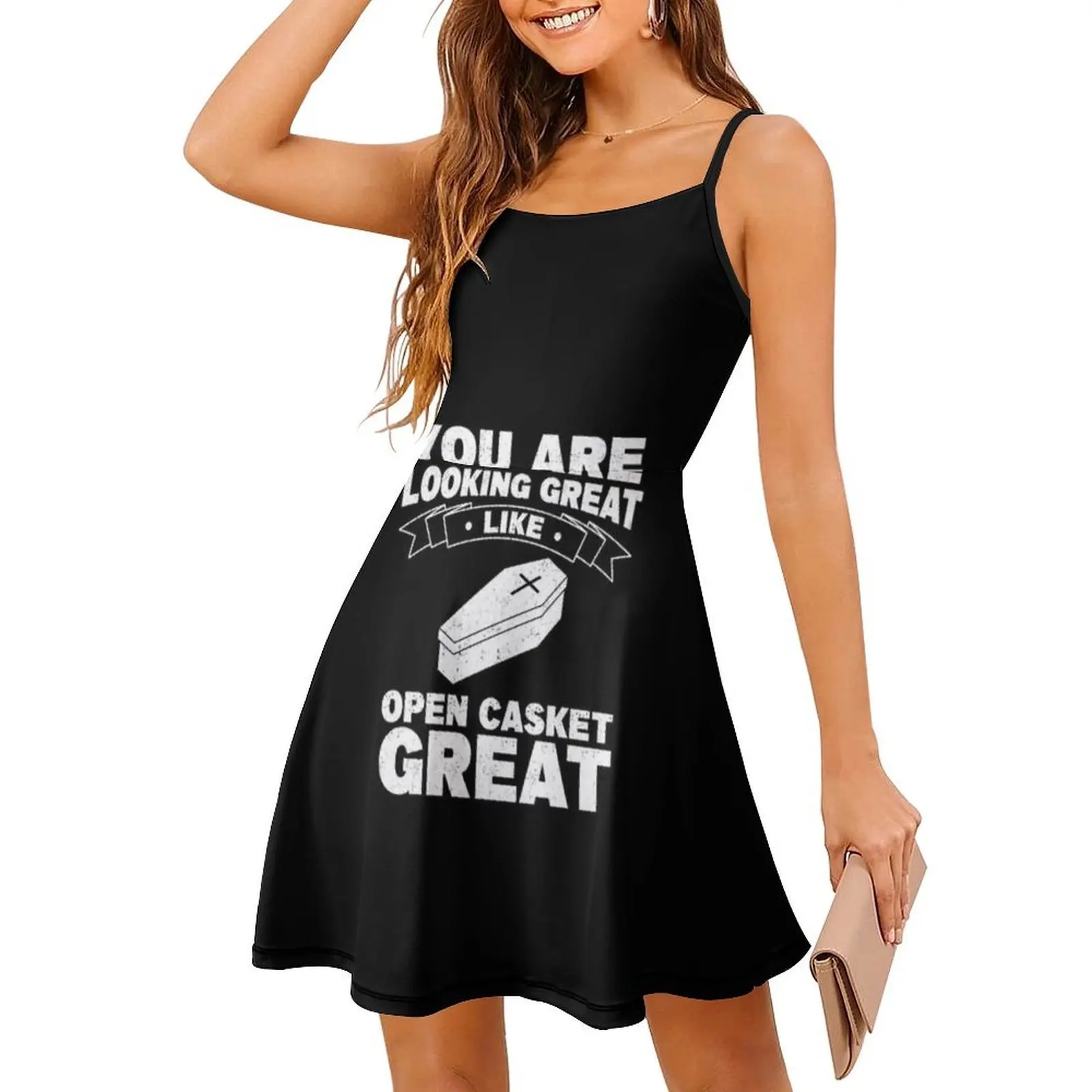 النعش المفتوح مدير جنازة عظيم Mortician Boho Chic فستان أنيق أنيق على الشاطئ وحفلات الزفاف وحفلات الاستجابة الجنازة