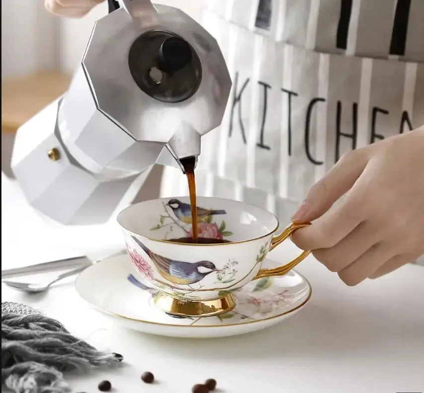 

Pastoral Bird Bone China Tea Cup Saucer Spoon Set 200ml British Cafe Porcelain Coffee Advanced Ceramic Teacup Drop Shipping