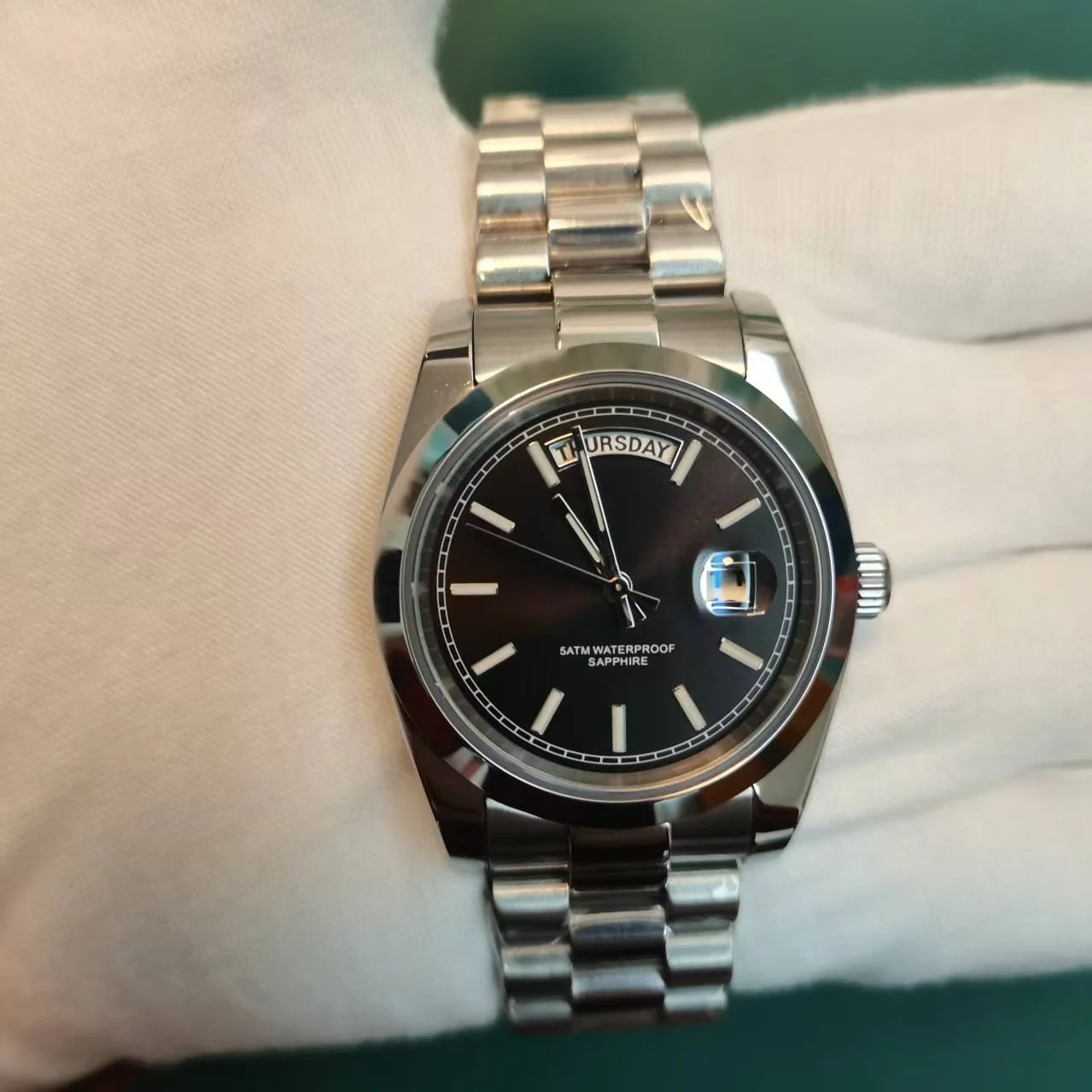 Thumbnail 3 - #33 Highest Rated Slim Quartz Watches to Buy in 2026