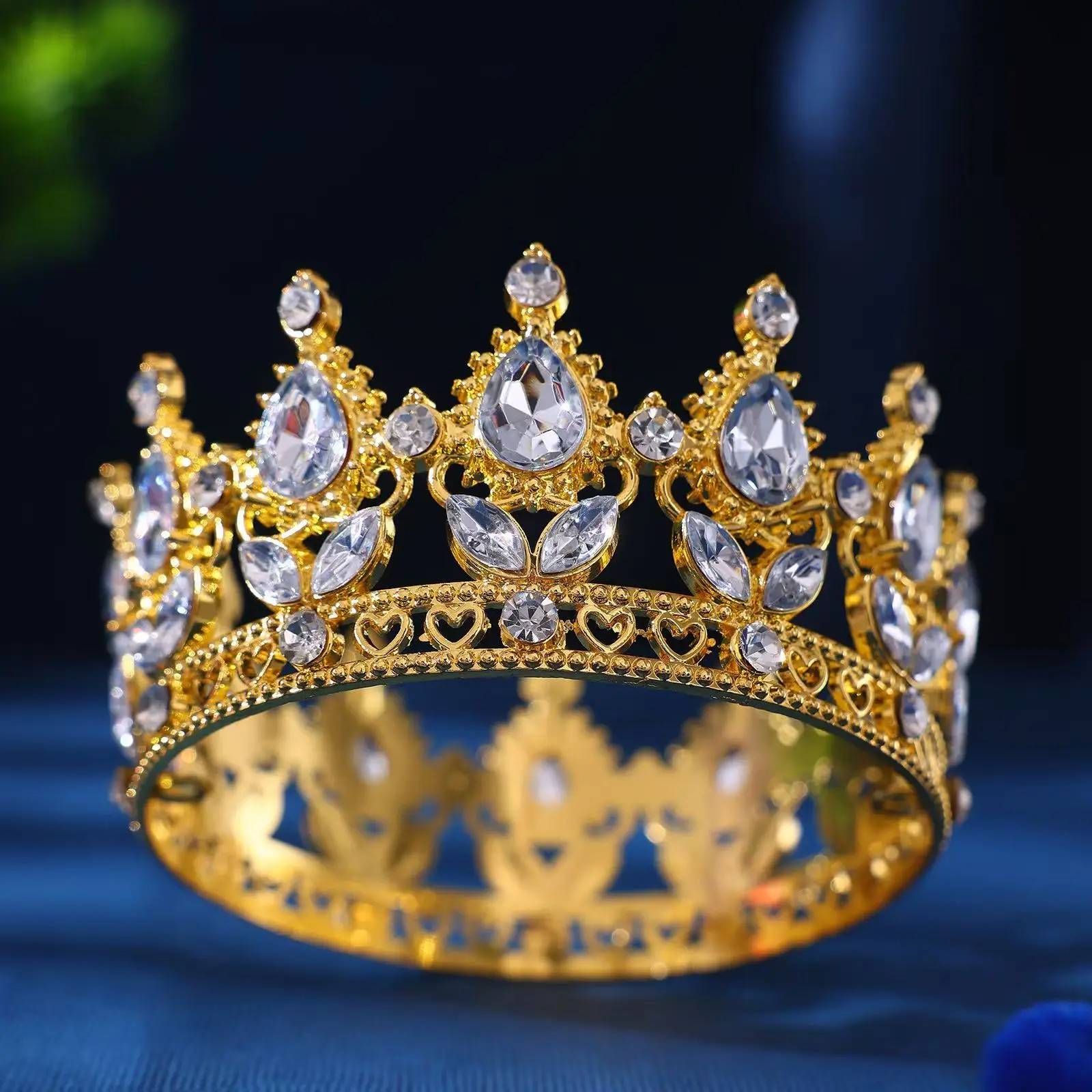Baroque Round Crown Headdress Alloy Rhinestone Crown, Suitable for Wedding Decoration Headdress, Party Headdress, Birthday Cake Headdress, Performance, Bouquet Decoration