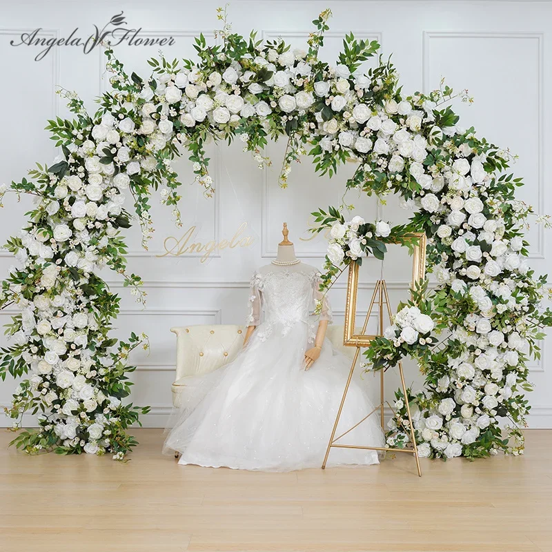 

Weiße Rose mit Rebe grüne Weide Blätter Hochzeit Rundbogen Dekor Blumen arrangement Willkommen schild Blumen ereignis liefert