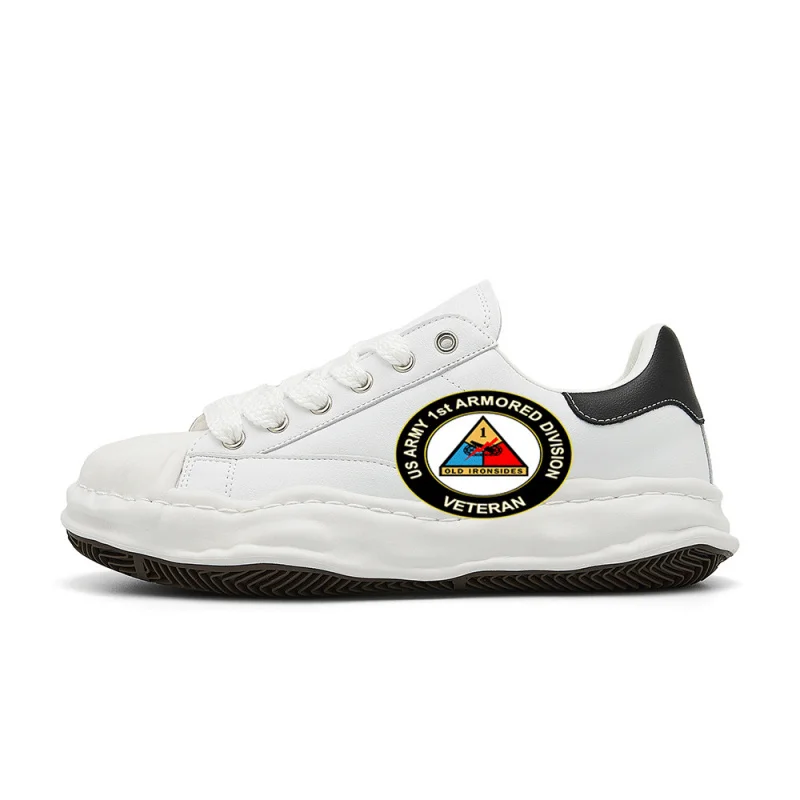 

Модные уличные кроссовки в стиле ретро для ветеранов 1-й бронированной дивизии армии США, разработанные в ретро-стиле, стильные, удобные и универсальные.