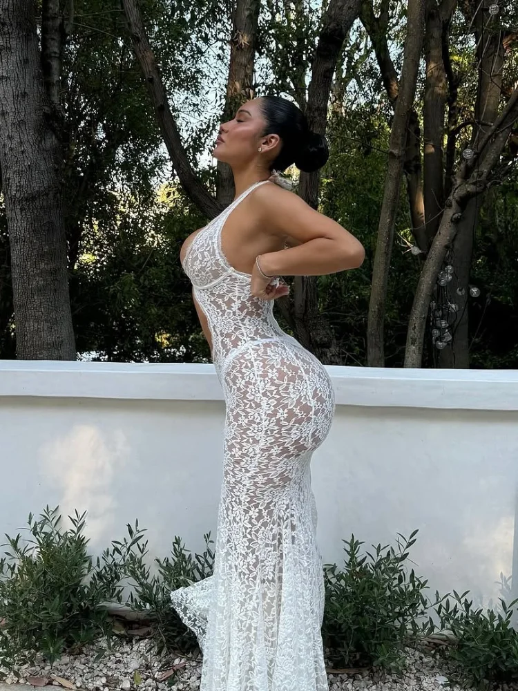 

Сексуальное белое кружевное ажурное платье с лямкой на шее, женское элегантное платье с открытой спиной и открытыми плечами, прозрачные тонкие макси-платья 2025 г., женские пляжные платья