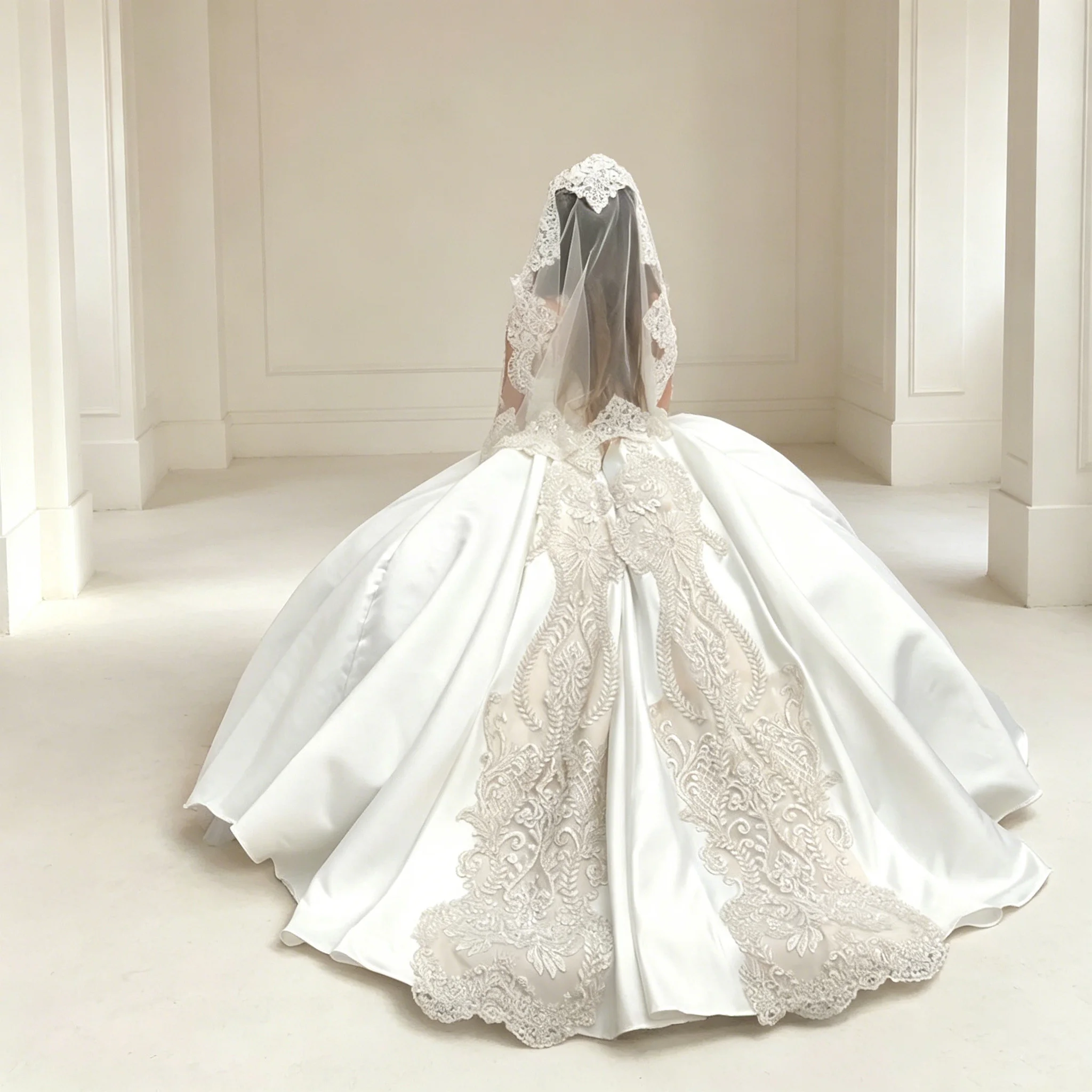 Customized Luxury Flower Girl Dress for Wedding Ball Gown Applique Princess Birthday Party Gown O Neck White Satin Formal Gowns