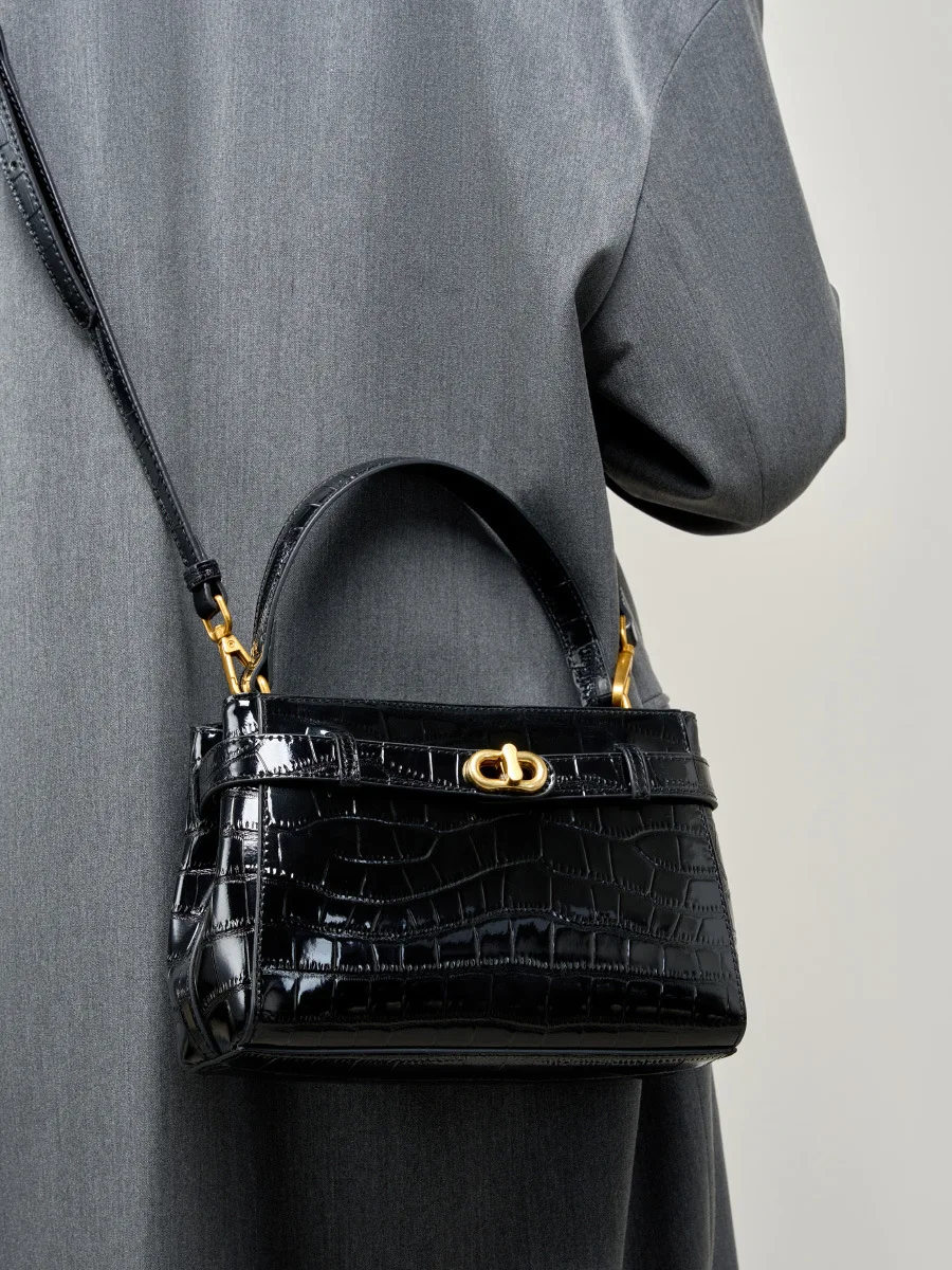 

Large size high-end crocodile pattern lock closure small square bag new genuine leather handbag commuter shoulder bag for women