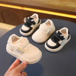 Zapatillas de deporte para niños y niñas, zapatos informales antideslizantes con diseño de moda, zapatos planos transpirables con gancho para exteriores, novedad de 2024