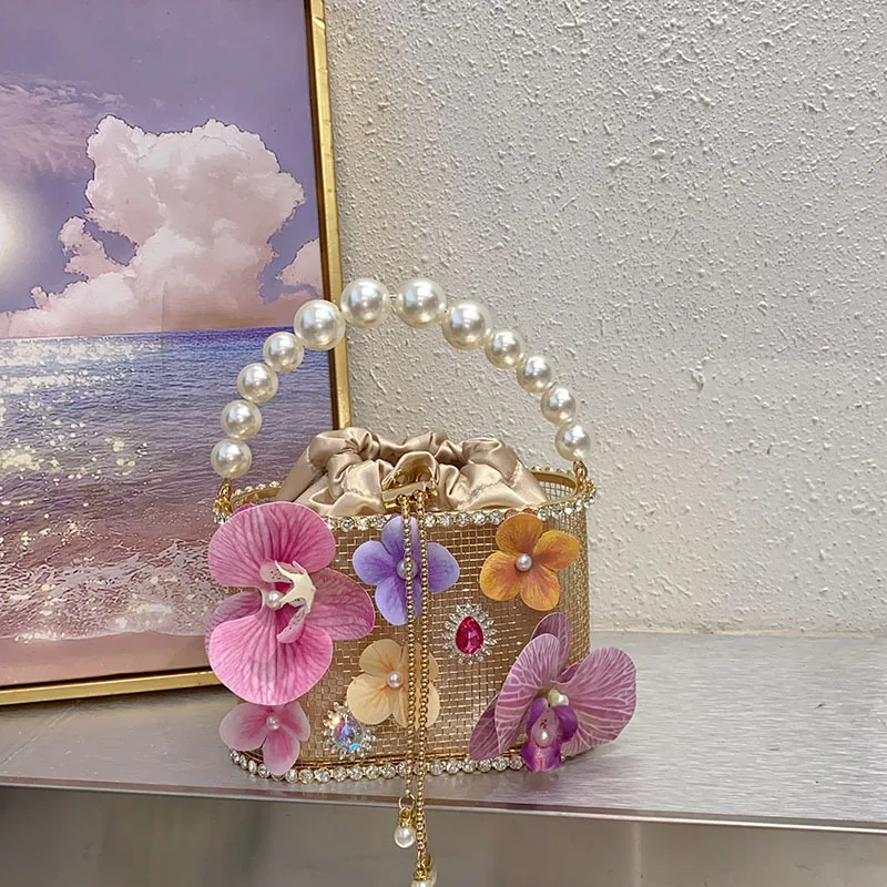 

Elegant Rhinestone Appliques Banquet Bag Metal Hollow Out Basket Women's Handbags French Luxury Design Lady Clutch Bags