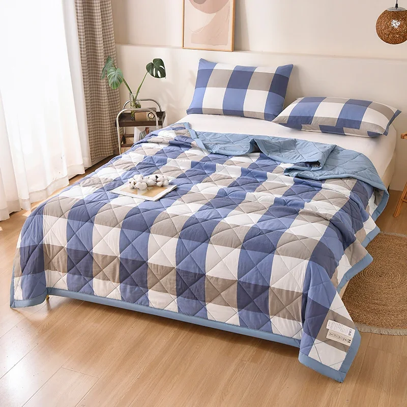 Ultra Soft Summer Quilt Plaid Pattern Lightweight Air Conditioner Blanket for Bed Couch Skin Friendly Breathable Thin Comforter