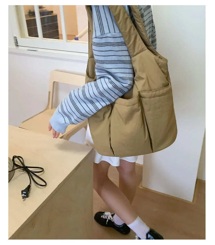 حقيبة حمل نسائية ذات سعة كبيرة 2025 حقيبة جديدة مطوية ناعمة تحت الإبط حقيبة كتف مفردة عصرية بسيطة ومتعددة الاستخدامات