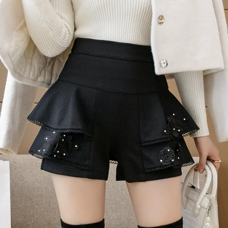 Ruffled edge patchwork shorts and skirts for women's autumn and winter 2023 new outerwear boots and pants thickened  versatile