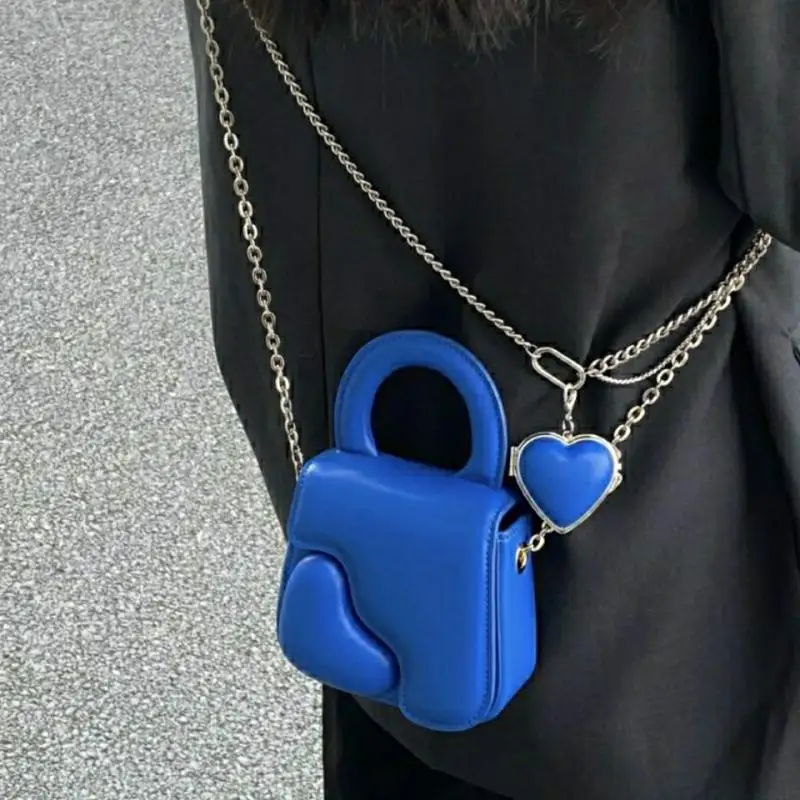 Small Red Bag Women\\\'s 2022 Hot New Messenger Bag Chain Love Crossbody Bag Ladies Heart Shaped Shoulder Bag Girls Mini Handbag