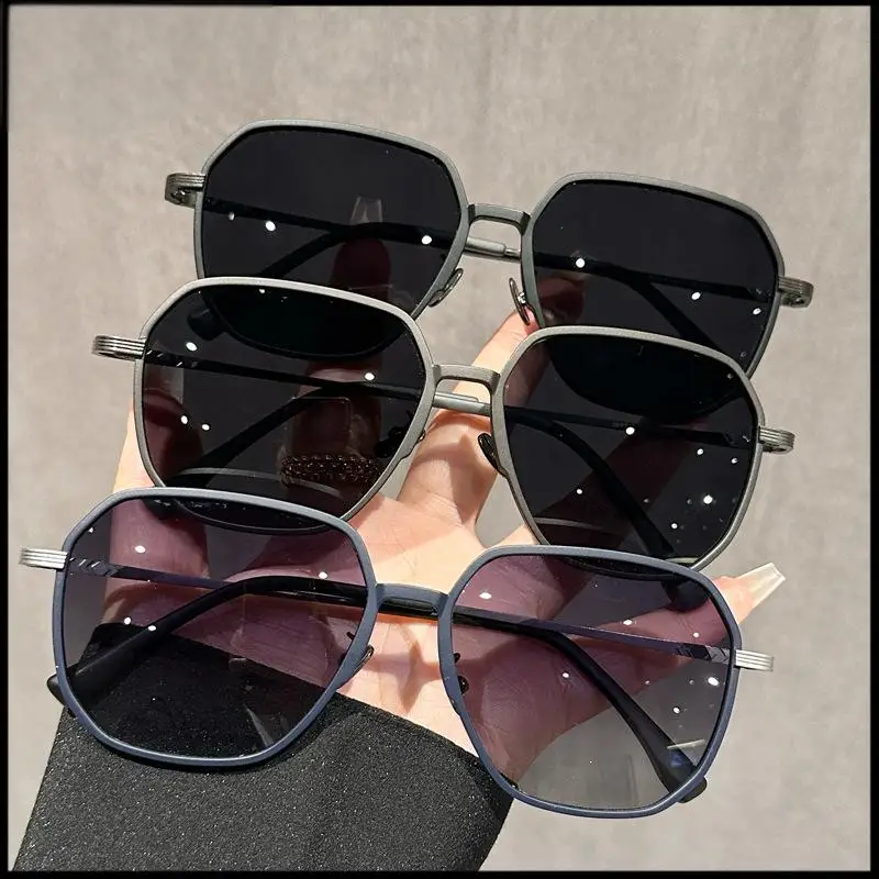

Ultra-light Titanium Polarized Sunglasses for Men and Women - Outdoor Driving, Cycling, Hiking, and Fitness Equipment - Radiatio
