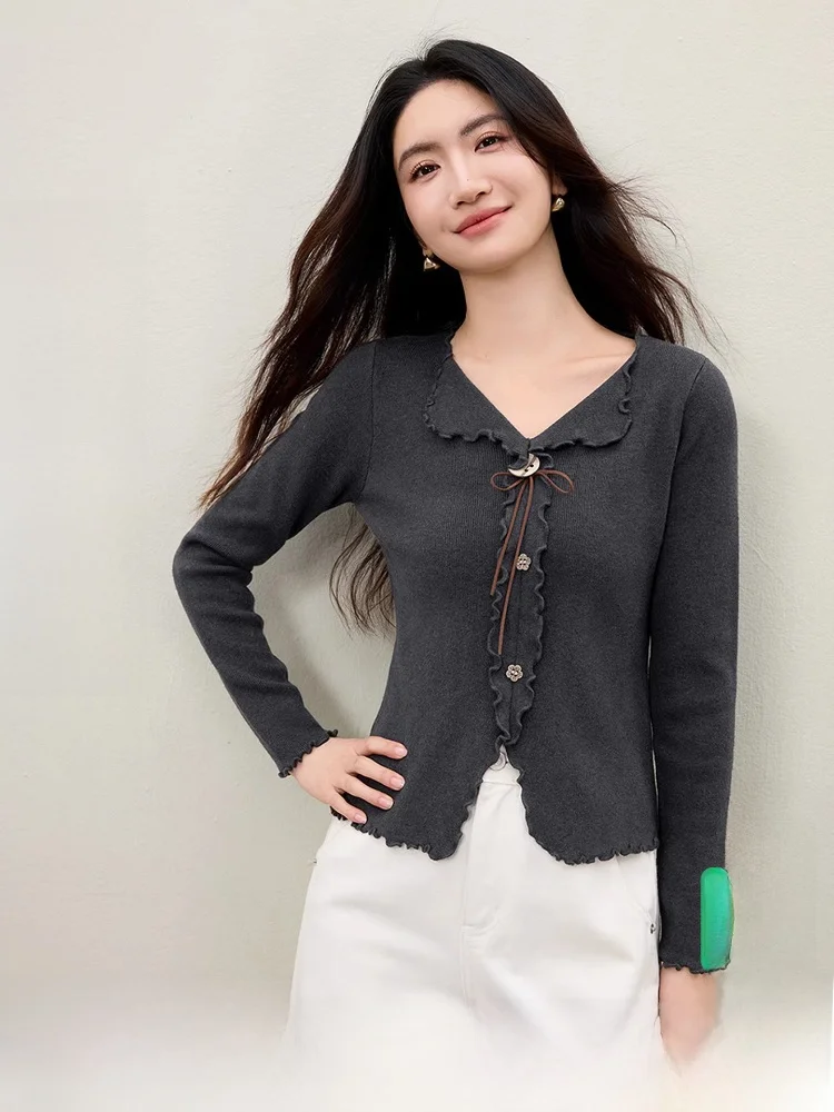 

Slim Fit Thiened Elastic Sweater Women's Spring New Faion Design Commute Collar Color Blo Wooden Button Top