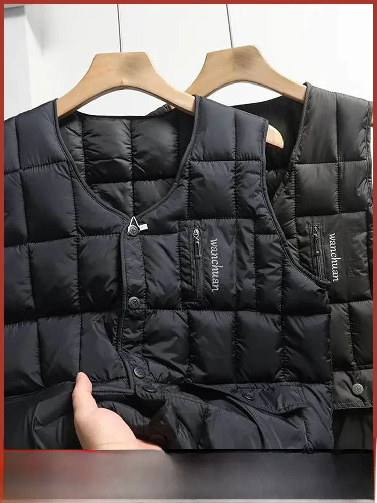 

Outdoor Men's V-Ne Warm Lightweight Vest Trendy Autumn Winter New Arrival Line Loose Fit Button Decorated Polyeste...