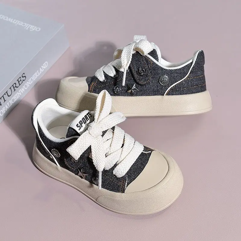

Kids Canvas Shoes Spring 2026 New Low Top Rivet Decoration Denim Style Sneakers for Boys Girls Breathable Casual Footwear