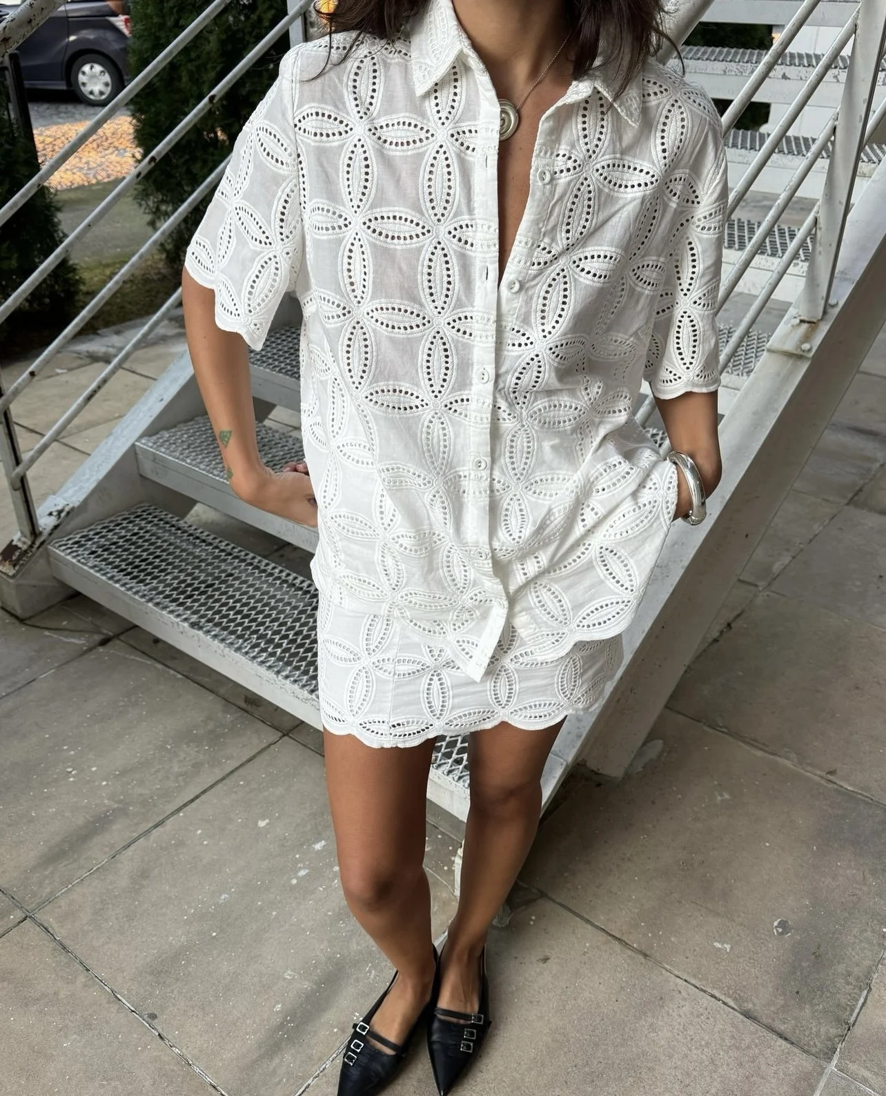 

2025 European And American Style Summer Women's Suit White Short-sleeved Shirt + Lace Skirt Embroidery 2-piece Set Skirt