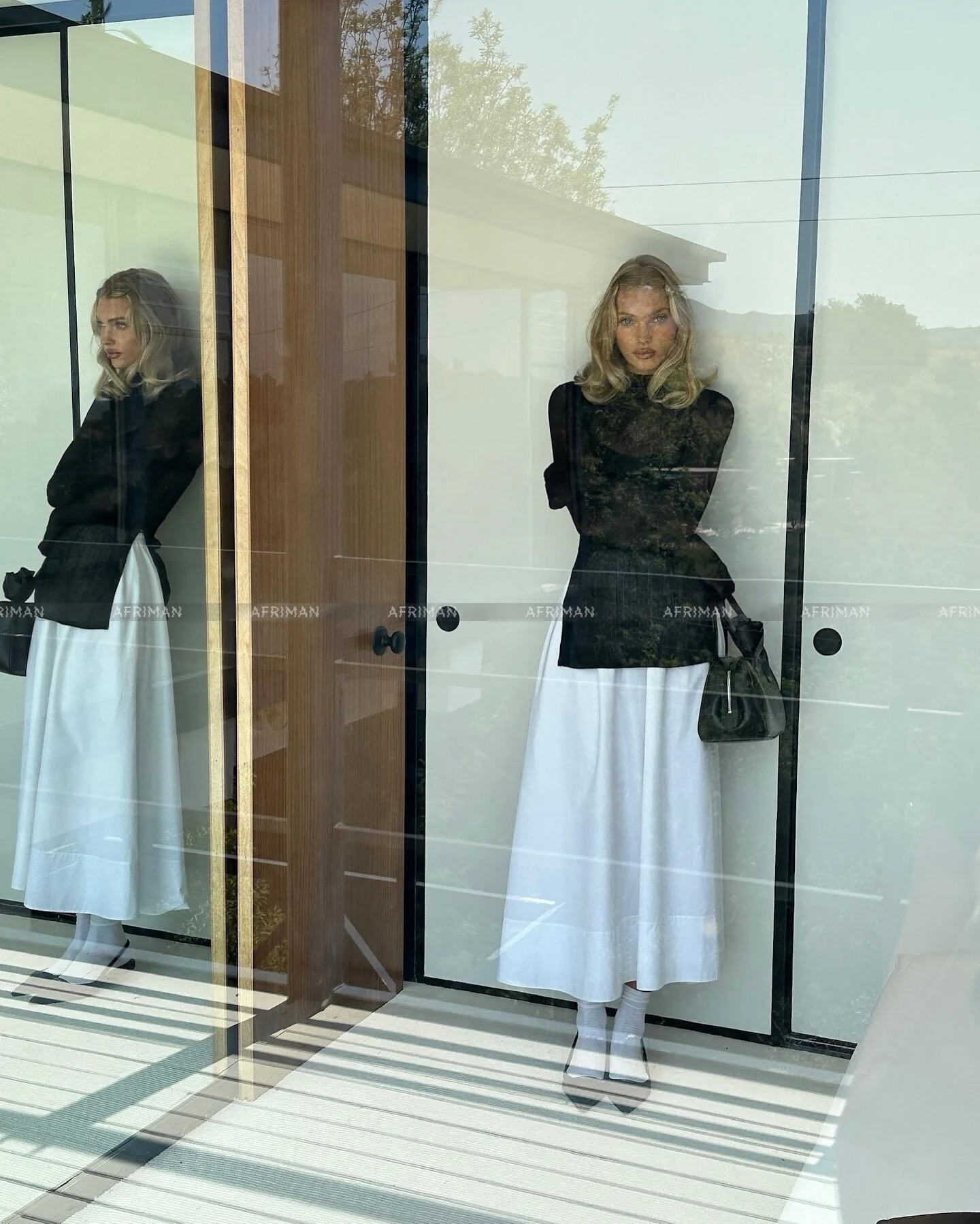 

Женский сексуальный перспективный тонкий вязаный свитер + белая хлопковая юбка-миди комплект