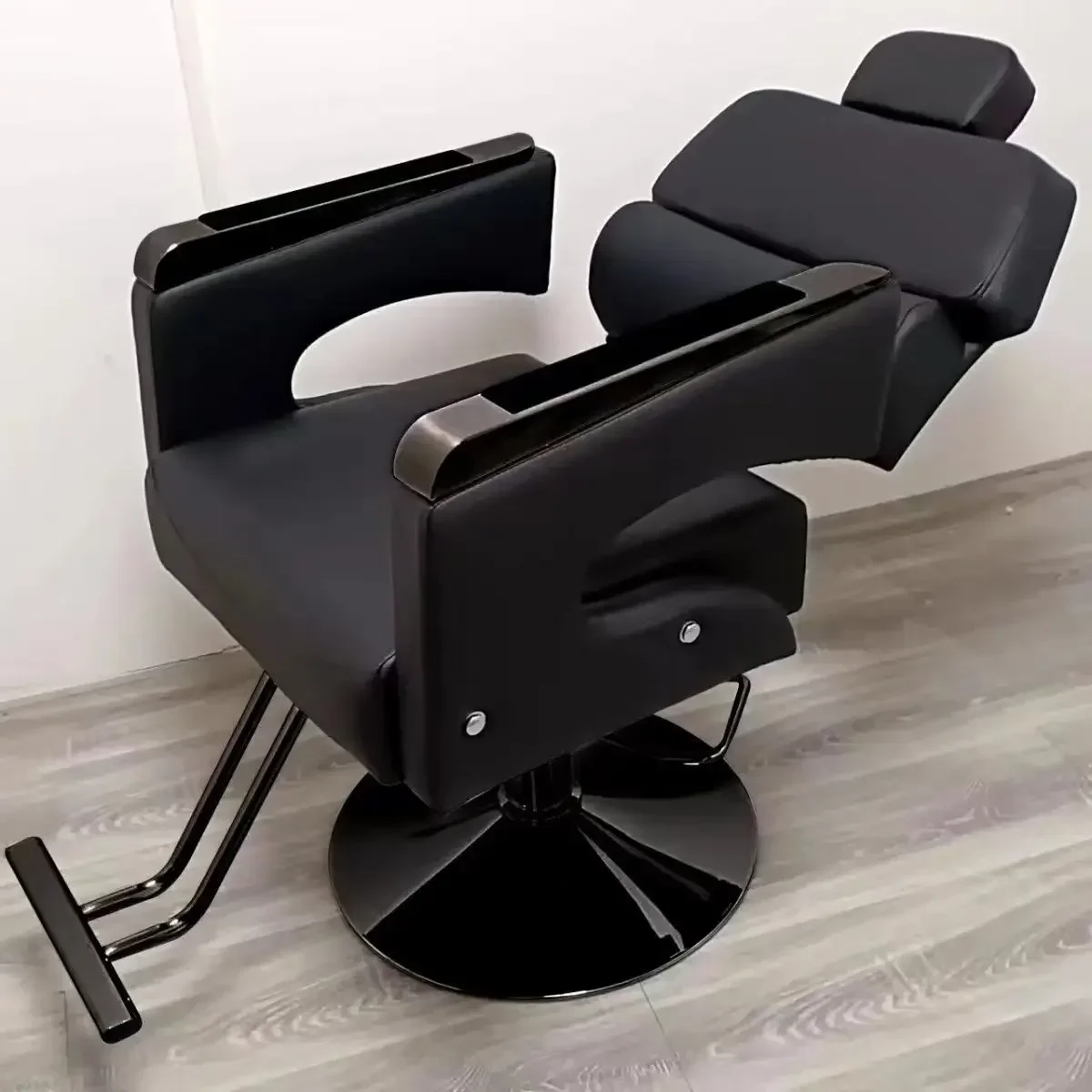 2026 Hot Selling High Quality Multifunctional Vintage Hair Salon Chair Home Outdoor Gym Dining Versatile Barber Hairdressing Cha