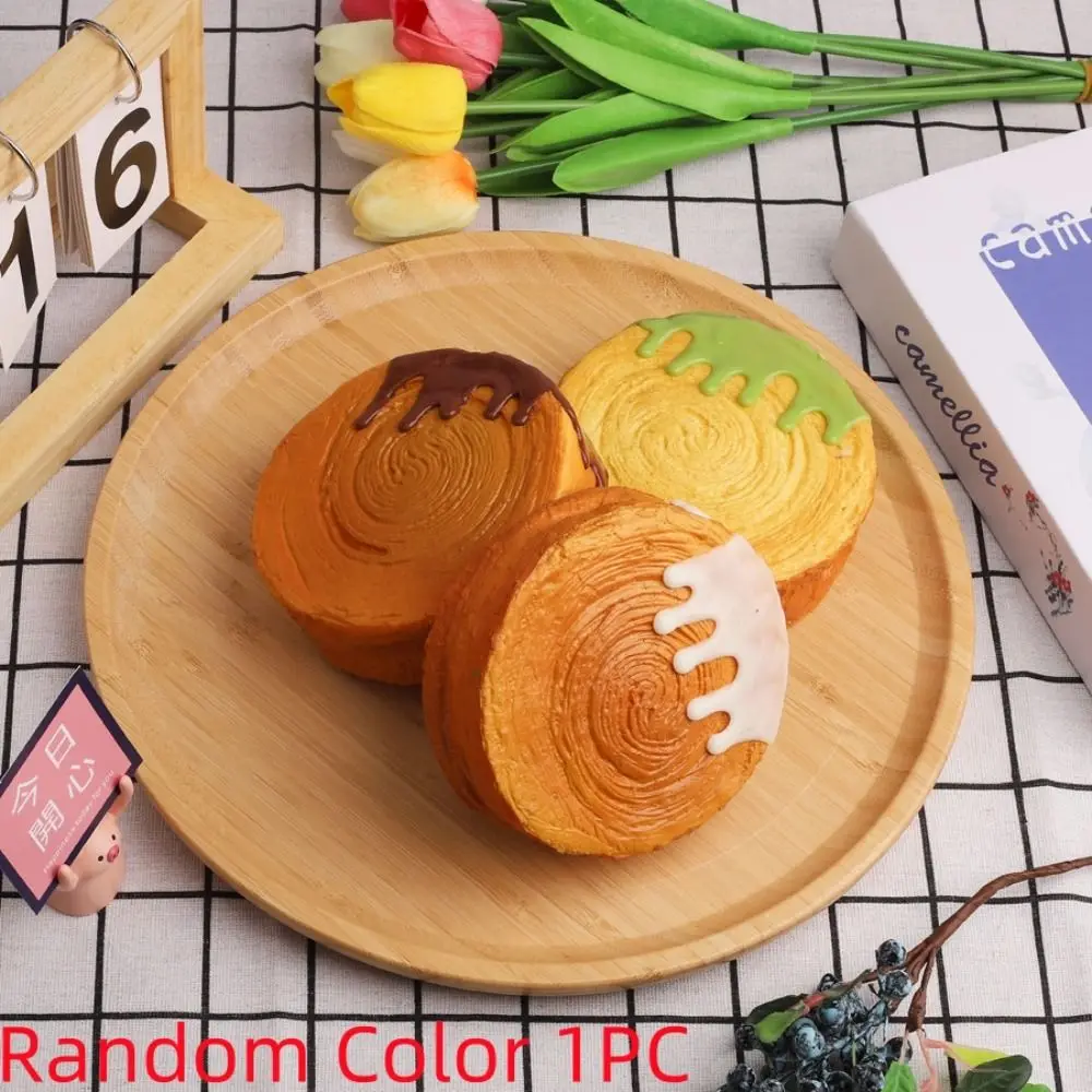 Simulação segura comida cozida pitada brinquedo croissant puffs queijo bolo sobremesa em forma de brinquedo de apertar macio plutônio lento rebote brinquedo adultos