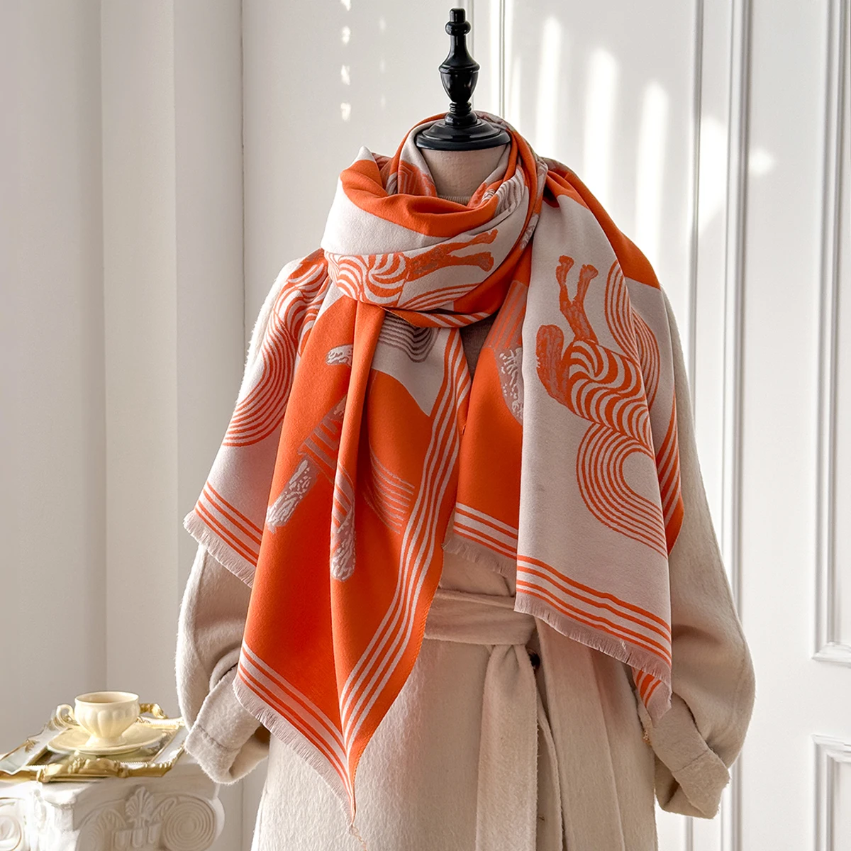 Modischer Winterschal aus Kunstkaschmir für Damen, Vintage-Muster und Quasten, weicher, warmer Schal, eleganter Wickelschal, ideal für Winter-Styling – Detail 8