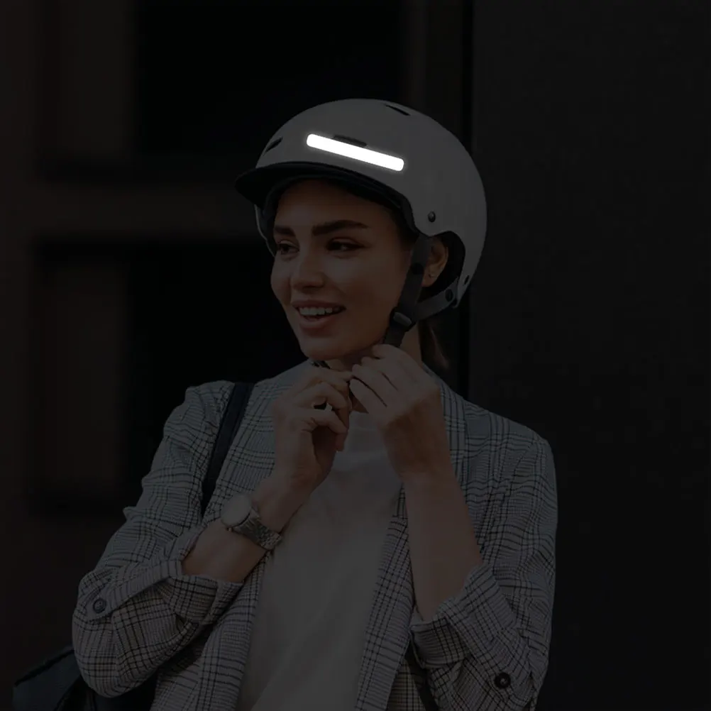 

4 Pcs Black Reflective Stickers Night Visibility Bike Decals Motorcycle Car Reflector Racing Stickers Rear Bumper