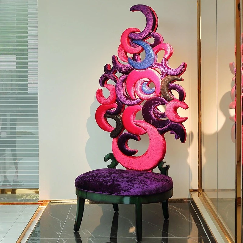 كرسي أريكة من القماش الفاخر الخفيف على شكل هلال، كرسي ترفيهي فاخر للفيلا كرسي ترفيهي عالي الظهر مزخرف