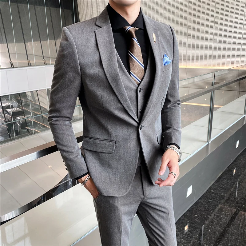 

Boutique high-end (suit + vest + trousers) business casual British style Slim groom groomsmen wedding three pieces suit drss tie