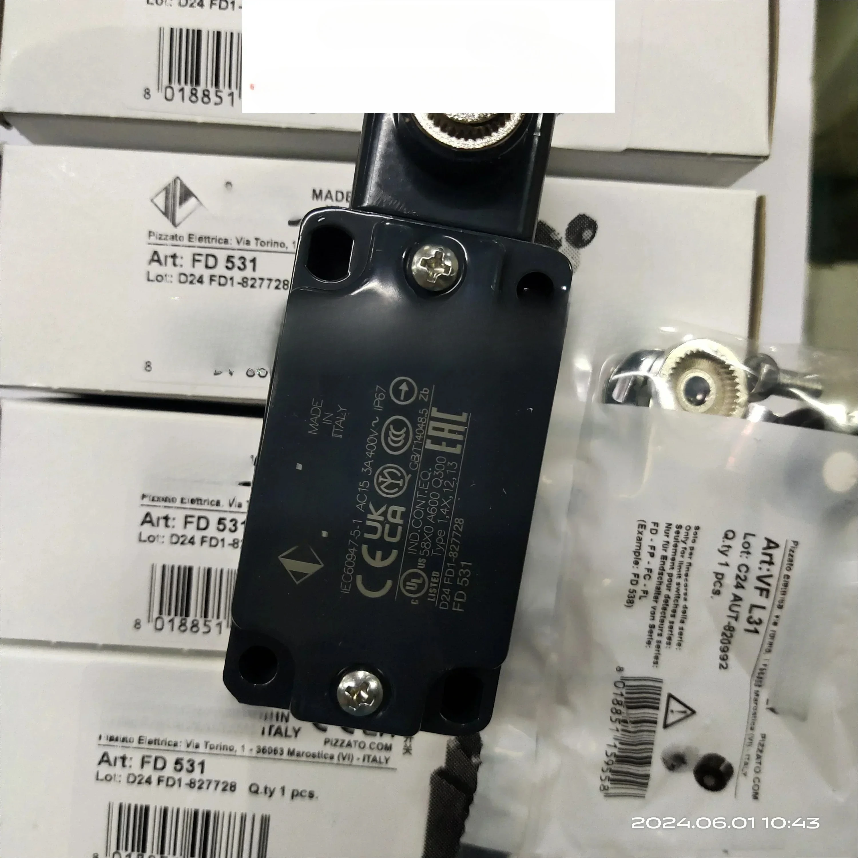 

PIZZATO limit switch FD 531 new original genuine FD531