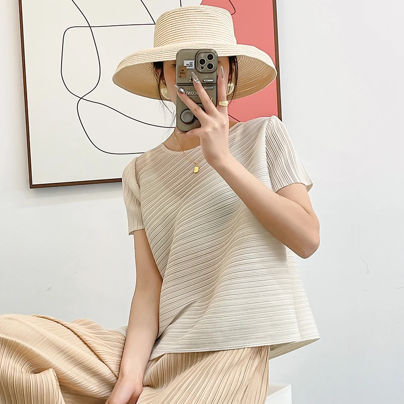 

Wrinkle Irregular Short Sleeve pleated T-shirt, Slimming and Stretchable Personality Style New for Spring/Summer Multiple