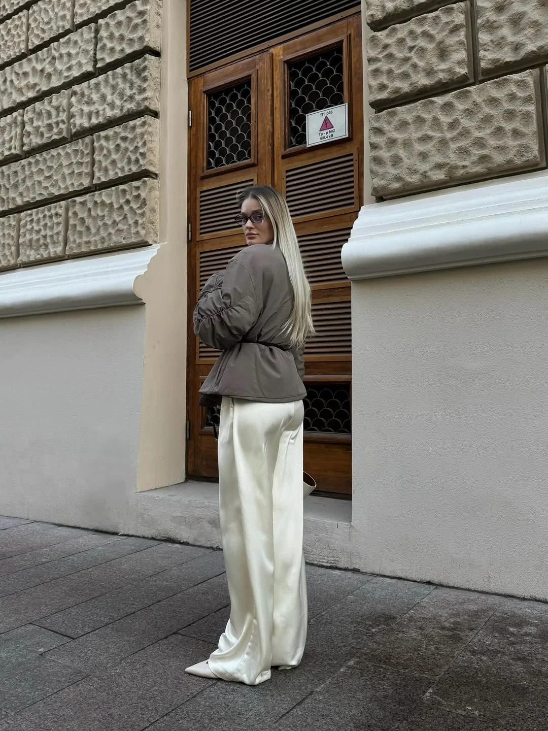 カジュアル無地レースアップコットンジャケット レディースファッション Vネック長袖カーディガンコート 冬 レディースシックデイリー通勤アウター 2025