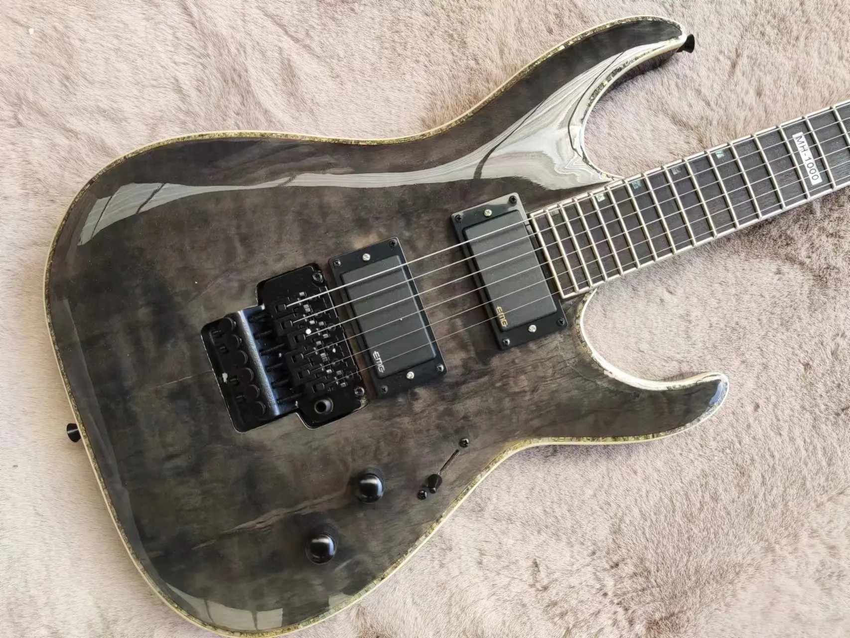 جيتار كهربائي عالي الجودة مكون من 6 أوتار، ولوحة أصابع من خشب الورد، وجسر اهتزاز، ولاقط EMG #3