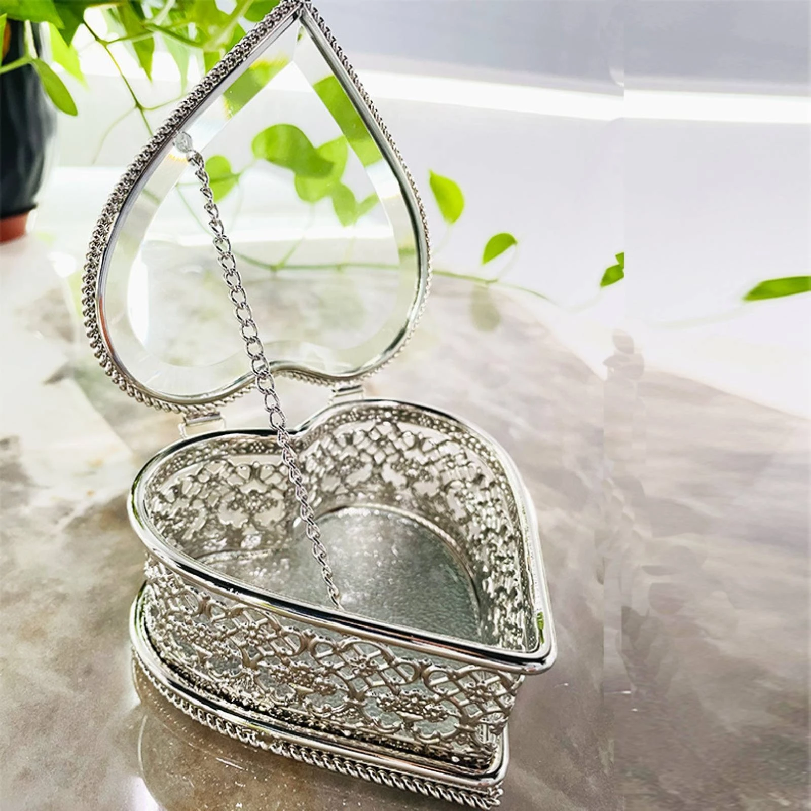 Heart-Shaped Jewelry Box Hinged Lid Antique Heart Trinket Box Small Container Reflective Storage Item Dust Protection