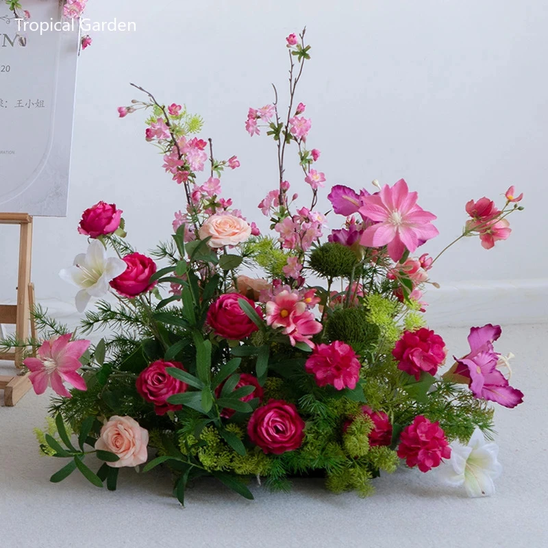 

Зеленый лист, искусственная ярко-розовая роза, подвесной цветочный ряд, проход, цветочный декор, центральные украшения стола, цветочный шар, свадебный реквизит для сцены