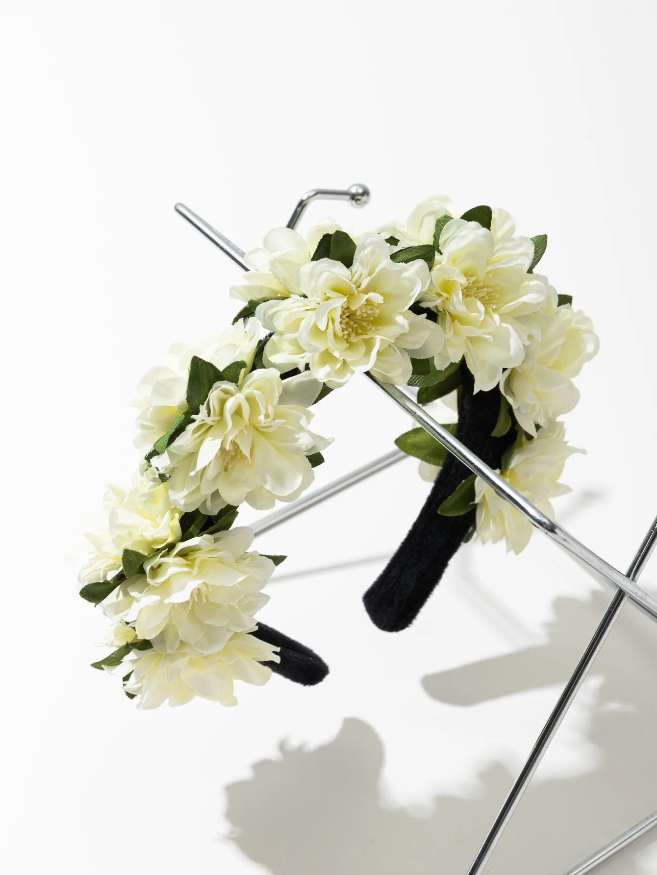 Hairpin simulation flower black plush wide hair hoop autumn and winter fresh for the head dress suitable for photo use