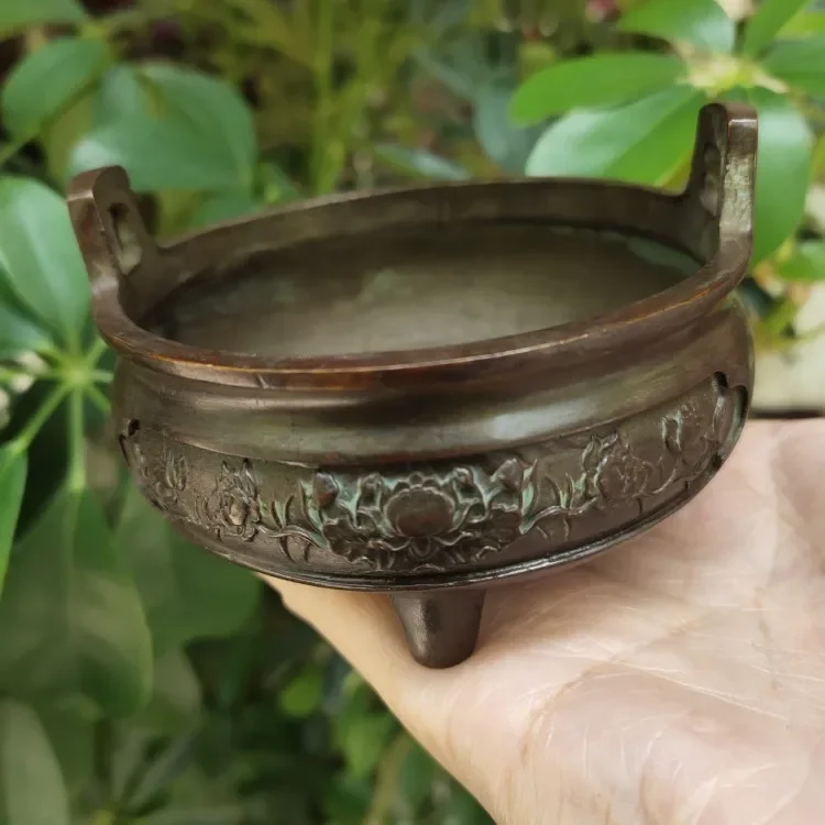 Antique miscellaneous collection antique three-legged carving tripod incense burner line incense pan incense patina old road B