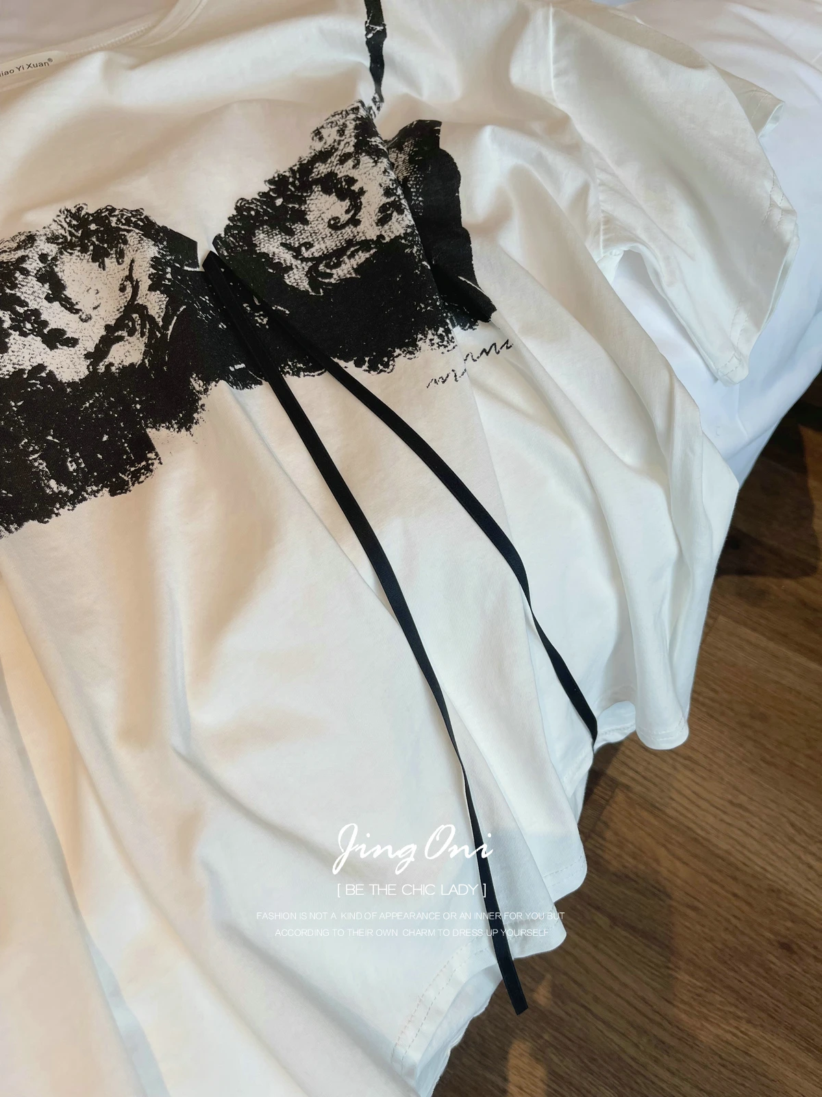 White T-shirts Y2k 2024 Woman Clothing Trend New Summer Korean Style Fashion Short Sleeve Crop Chic Vintage Tops Tee Oversized