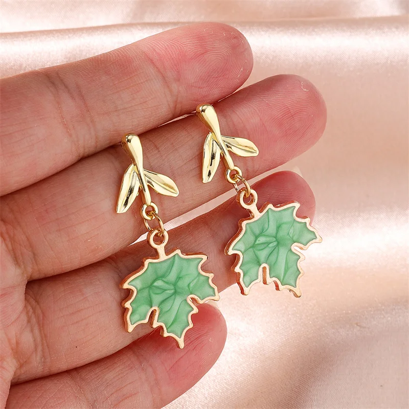 Koreanische Blumen-Ohrstecker für Frauen, Niedliche Ahornblatt-Ohrhänger, Mädchen Party Festival Schmuck Dekoration – Detail 1