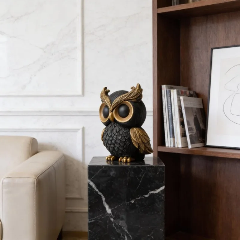 Vintage European Owl Figurine Bionic Feather Vivid Eyes Resin Desktop Ornament Home Decor for Living Room Study Entrance Bedside
