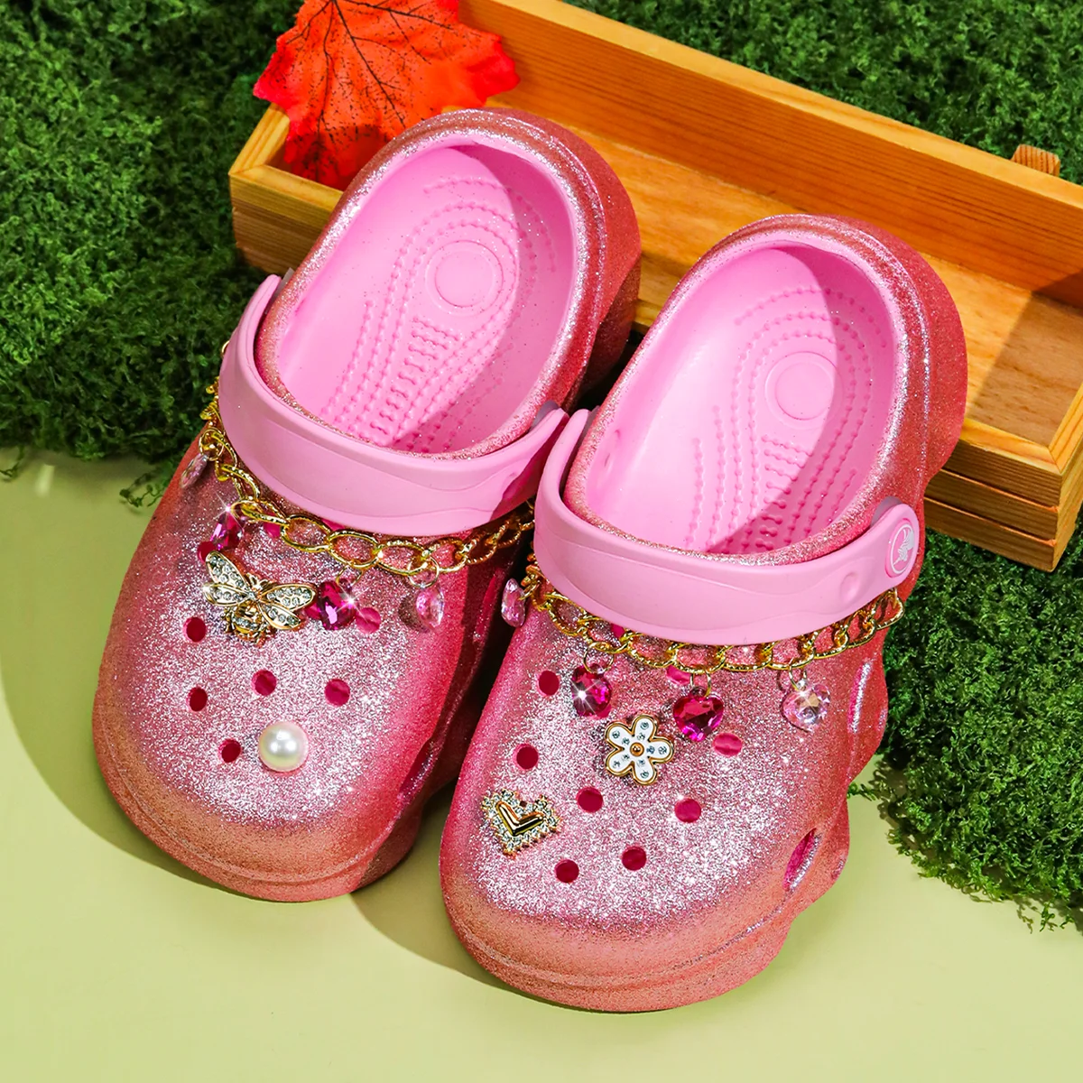 Kinder-Glitzer-Clogs, Leichte EVA-Gartenschuhe, Wasserdichte Rutschfeste Sandalen, Bequeme Slip-On Schuhe für Drinnen und Draußen 1214 – Detail 9